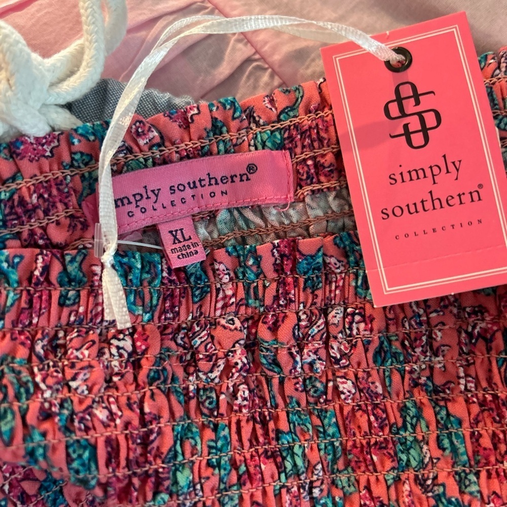Simply Southern
Shirred Blouse - - Picture 3 of 10